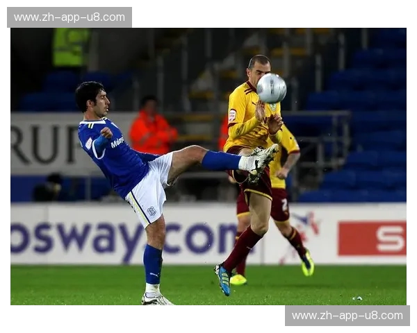 从约翰-史密斯到马德捷斯基：哈德斯菲尔德与雷丁的宿命交锋，谁能主宰绿茵之巅？