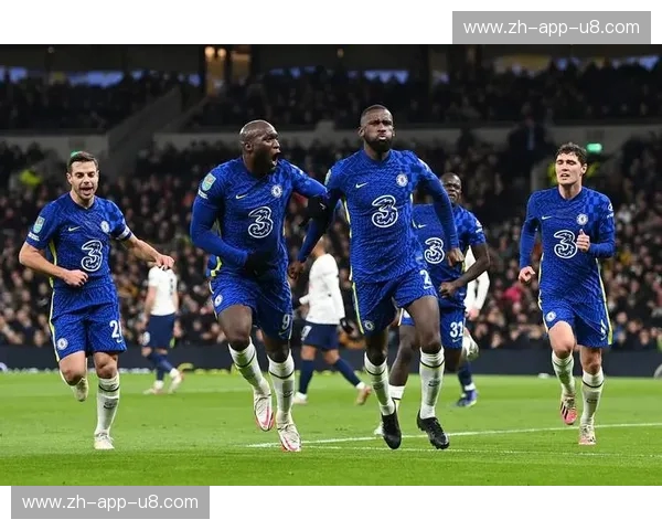 绿茵之巅的史诗对决：阿贾克斯与罗森伯格的灵魂博弈